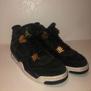 JORDAN 4 RETRO ROYALTY